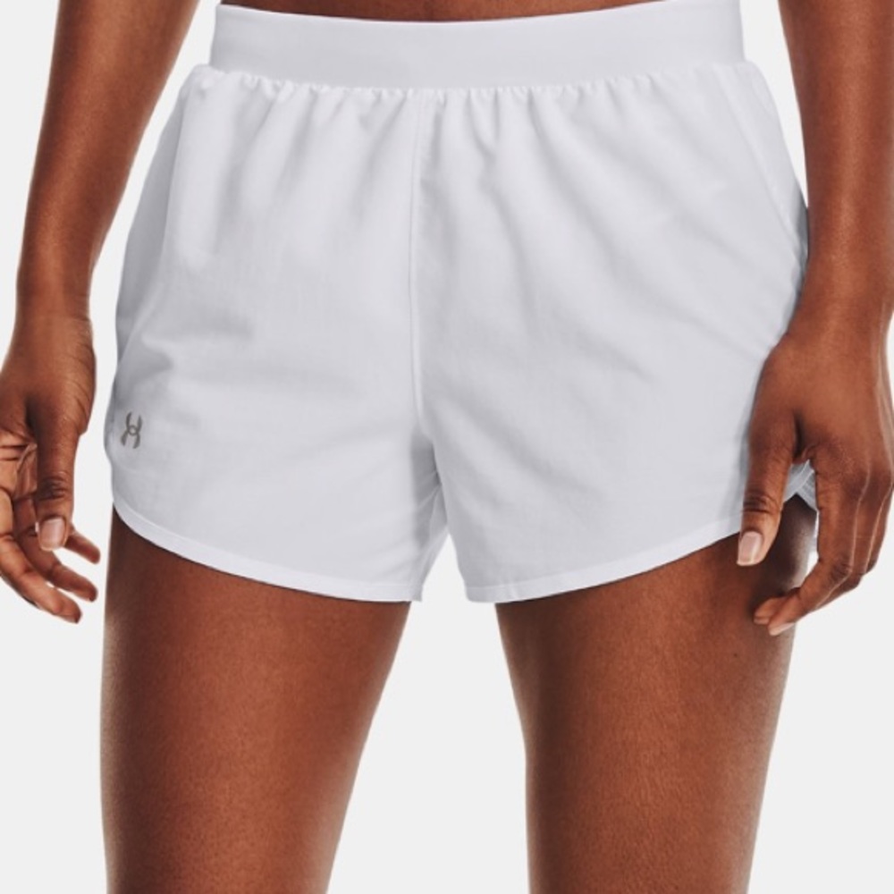 Under Armor Woman’s White Athletic Shorts Size Medium